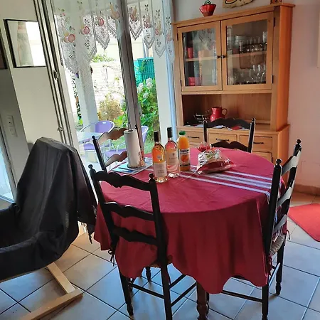 Hotel Patio La Cheneraie Avec Jardinet Et Terrasse Pour 4 Pers 3*